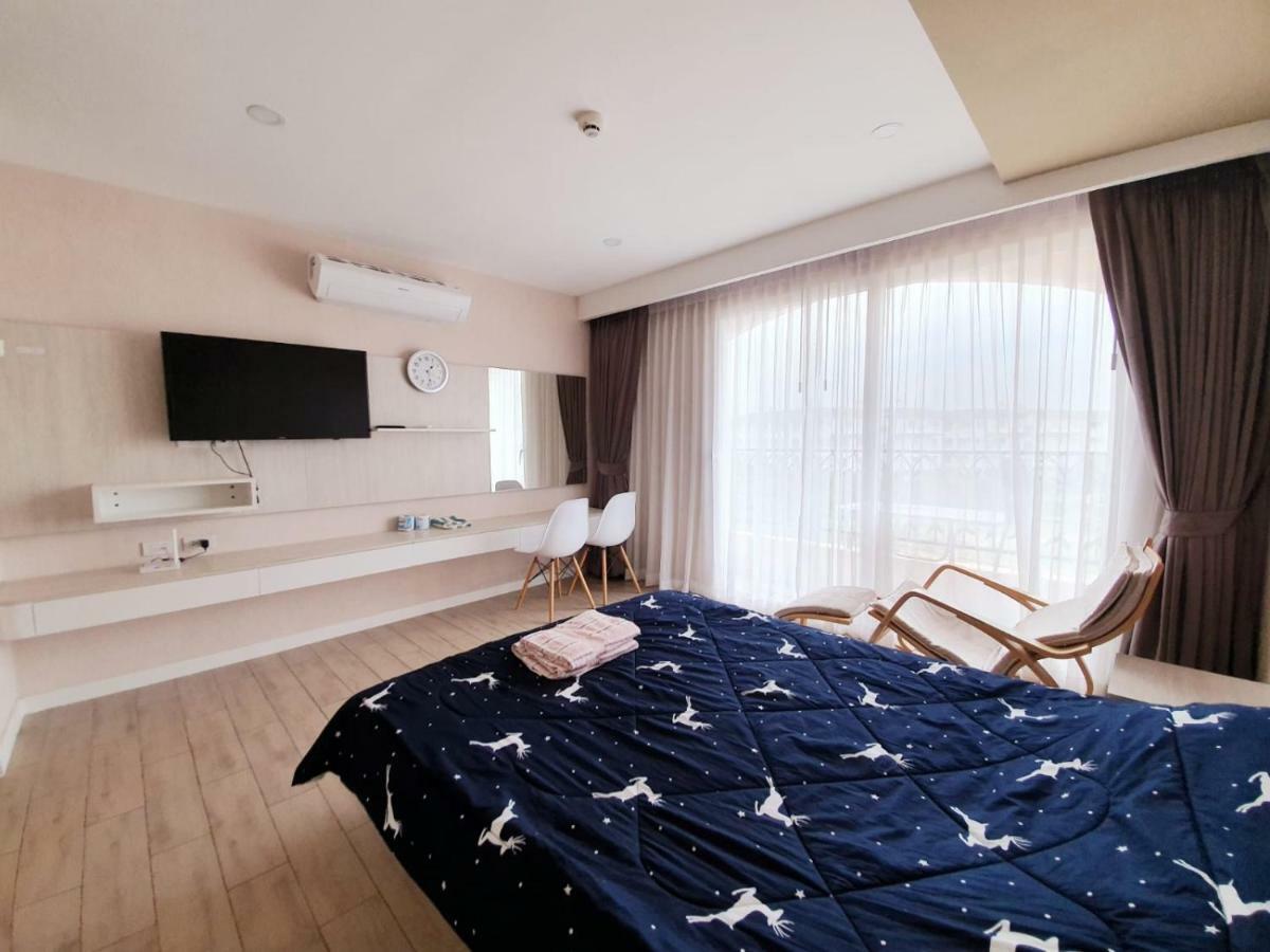 Seven Seas Condo By Dmitrii Jomtien Beach Exterior photo