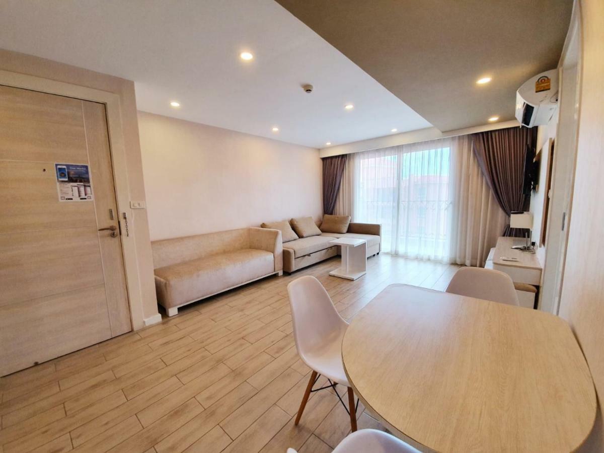 Seven Seas Condo By Dmitrii Jomtien Beach Exterior photo