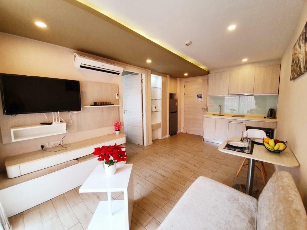 Seven Seas Condo By Dmitrii Jomtien Beach Exterior photo