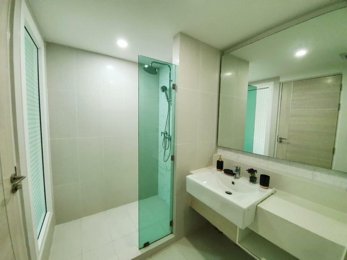 Seven Seas Condo By Dmitrii Jomtien Beach Exterior photo